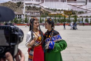 Nét Đặc Biệt Trong Trang Phục Truyền Thống Tây Tạng