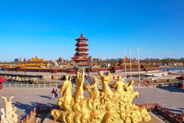 Quảng trường Điêu khắc Bát Tiên - Tour Thanh Đảo