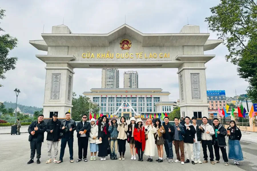 Tour Hà Khẩu Trong Ngày