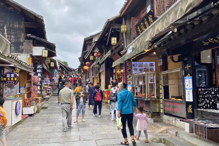 Vì Sao Tour Shopping Có Giá Rẻ Hơn