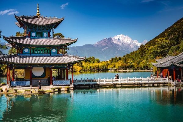 Công viên Hắc Long Đàm, Lệ Giang