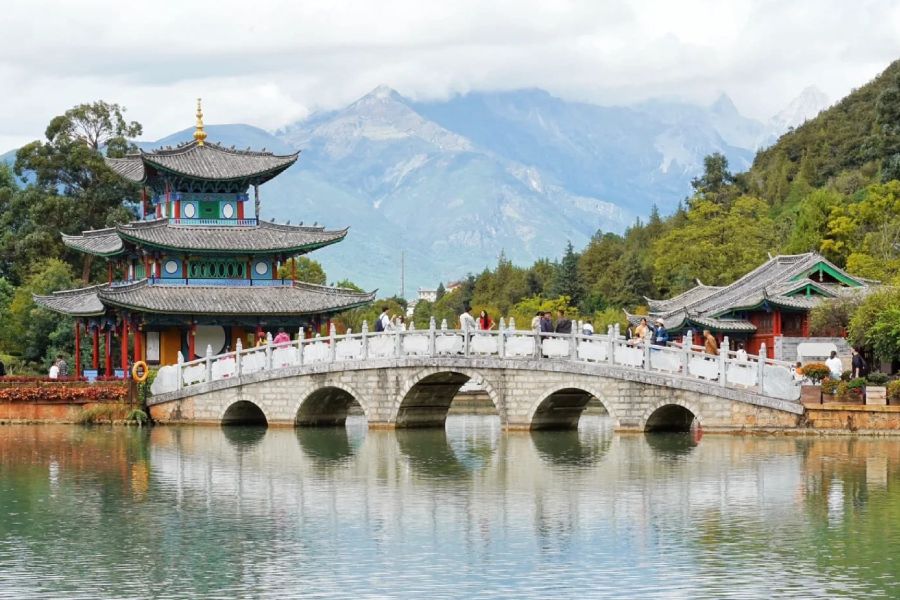 Công viên Hắc Long Đàm, Lệ Giang