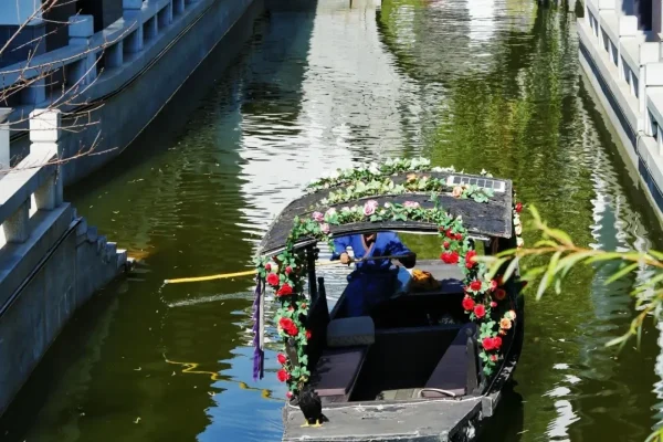 HỒNG HÀ THUỶ HƯƠN