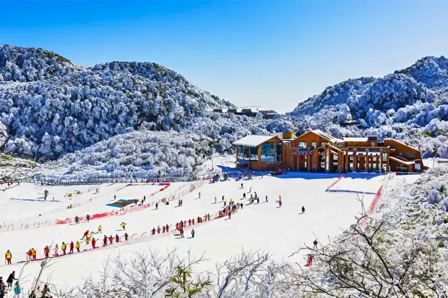 Trượt tuyết Kim Phật Sơn